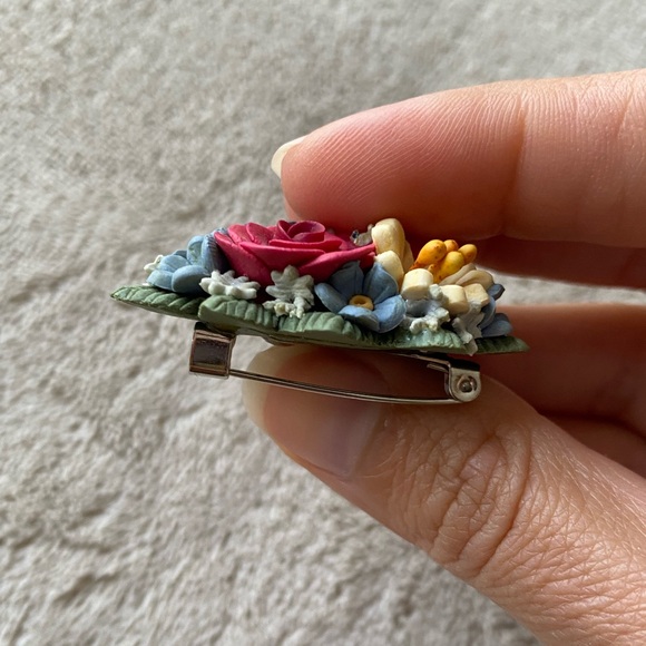 Vintage Floral Bouquet Brooch Pin - Picture 5 of 5